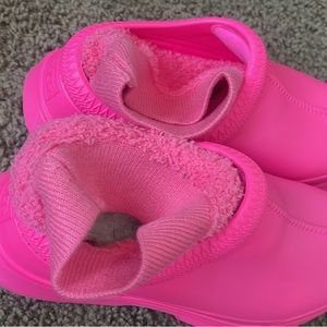 Women’s Uggs size 6